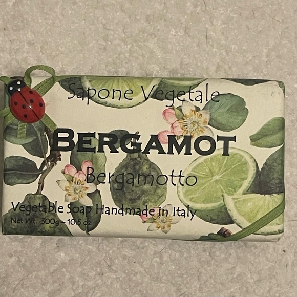 Bergamot Vegetable Soap with Green Leaf Design - Picture 1 of 1